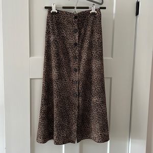 Oak and Fort animal printed skirt with buttons. Size S.